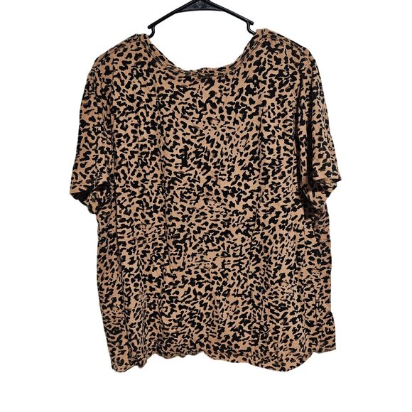 Ava & Viv Leopard Print Top Womens Plus Size 2X V-Neck Short Sleeve Tee - Picture 2 of 5